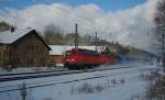 140er im Doppelpack vor einem PKP Kokszug in Richtung Sden. 140 833-5 und 140 850-9. Aufgenommen am 09.12.2010 am B Eltmannshausen/Oberhone.