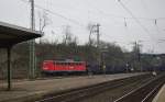 140 172-8 mit leeren Gefco-Autotransportwagen beim Abzweigen in Richtung Osten in Eichenberg. Aufgenommen am 17.02.2011.