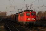 140 801-2 + 140 790-7 mit einem Kohlezug bei der Durchfahrt durch Dsseldorf-Rath am 28.03.2011