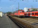 Endlich nach langer Zeit kam wieder eine 140er vorbei, 140 805-3 zieht einen Stahlzug am 12.07.2011 durch Kaiserslautern Hbf