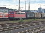 Zum dritten Mal in der Woche sah ich die 140 043-1, die am 09.09.2011 mit einen gemischten Gterzug durch Kaiserslautern fuhr.