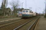 140 544 5 durchfhrt den Haltepunkt Schwerin Grries in Richtung Hamburg 1992.