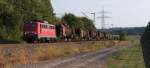 Der  Starzug  im Saarland ist natrlich der Suppenzug, der hier mit fnf Torpedowagen gut ausgelastet ist.
140 843-4 bringt die leeren Wagen aus Vlklingen zum Hochofen nach Dillingen/Saar zurck. Ein Pendel dauert ca. 90 Minuten.

In den 70er Jahren gab es auch noch Flssigeisentransporte von Dillingen nach Lothringen ber die Niedtalbahn mit der Baureihe 050. Spter wurde die Baureihe 290 eingesetzt. Damals hatte Arcelor noch Mehrheitsanteile an der Dillinger Htte.

10.09.2012 KBS 685 beim KW Ensdorf