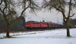 Am 14. Februar 2013 fotografierte ich bei Edingen im Dilltal zwei Schraubeneimer (140 789 und 140 815) mit dem leeren Kohlezug GM 48700 aus Grokrotzenburg. Die Stimmung ist typisch winterlich dster.

Dieses Bild soll ein Gegenstck zu dem folgenden Bild von mir sein, welches die selbe Stelle im September 2012 bei Sonnenschein zeigt:

http://www.bahnbilder.de/bild/deutschland~e-loks~br-110-bugelfalte/628035/am-abend-des-7-september-2012.html