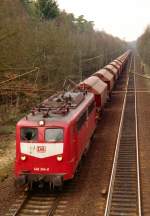 140 014 mit Gterzug Richtung Hannover am 24.03.1997 zwischen Lneburg und Deutsch Evern