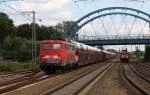 140539 erreicht mit einem beladenen Auto Transport Zug aus Richtung Rheine kommend am 23.6.2014 den Bahnhof Salzbergen.