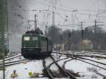 E-Lok 140 438-3 der Bayernbahn mit BEM Sonderzug Ski-Express in München-Pasing am 07/02/2015 Videos der Zug Teil 1 (München-Pasing) https://www.youtube.com/watch?v=BwssjIqFwF4 - Teil 2 (Garmisch/Partenkirchen) https://www.youtube.com/watch?v=Y9Pm4QXKhtI - Teil 3 (Klais-Mitteenwald) folgt bald