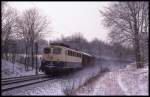 Im Wiehengebirge bei Ostercappeln war am 14.2.1991 um 10.55 Uhr 140609 mit einem Güterzug in Richtung Bremen unterwegs.