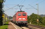 Am 11/09/2015 zogen 140 843-4 und 140 821-0 einen Stahlrollenzug durch Namedy Richtung Koblenz.
