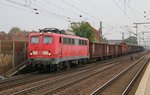 Sicherlich hat sie schon bessere Zeiten gesehen. 140 401-1 bespannte am 02.10.2014 einen gemischten Güterzug aus Richtung Seelze kommend. Aufgenommen in Hannover Linden-Fischerhof. 