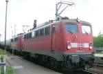 140 821-0 und eine weitere 140 durchfahren am 12.05.2005 Erfurt Hbf mit einem Kesselwagen-Ganzzug.