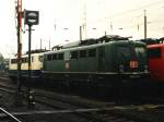 140 837-6 und 140 368-2 auf Krefeld Hauptbahnhof am 26-8-1997.