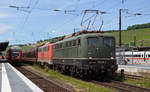 140 438 musste wegen einer ICE-Überholung am 12.06.17 im Würzburger Hbf pausieren.