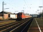141 333-5 mit RE 15 Emsland-Express 24124 Mnster-Emden auf Bahnhof Salzbergen am 24-2-2003. Bild und scan: Date Jan de Vries.