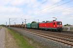 143 316-8 aus Baden-Württemberg als gemischter Gz fährt bei Benndorf auf der Bahnstrecke Magdeburg–Leipzig (KBS 340) in Richtung Leipzig.