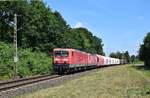 DB Regio 143 972 und 143 321, beide vermietet an DB Cargo, mit Kalkzug Bremen Stahlwerke - Horlecke in Richtung Minden, Umleiter wegen Bauarbeiten auf der Strecke Bremen - Osnabrück