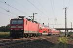 Ausfahrt am 13.09.2016 von 143 364-8 zusammen mit der am Zugschluss schiebenden 143 316-8 und ihrer RB (Müllheim (Baden) - Freiburg (Brsg) Hbf) aus dem Startbahnhof gen Buggingen.