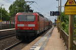 Nachschuß auf ein Sandwich RB 75 nach Wiesbaden Hbf das hier gerade Klein Gerau gen Gro0 Gerau verlässt. Sonntag den 27.5.2018