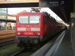 143 938 steht am Ende eines RegionalExpress in Regensburg (06.10.2005)!