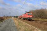 DB Regio 143 193 fuhr am 07.02.2022 mit einem Leerpark für den RE7 von Stralsund Hbf nach Greifswald. Aufgenommen bei Brandshagen.