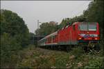 Die 1987 bei VEB Lokomotivbau Elektrotechnische Werke -Hans Beimler-, Hennigsdorf (LEW) gebaute Dortmunder 143 290 ist mit der RB91 (RB 39165)  RUHR-SIEG-BAHN  auf dem Rckweg nach Siegen.