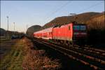 Die Trierer 143 025 schiebt am Abend des 09.02.2008 die RB27 (RB 12574)  Rhein-Erft-Bahn  nach Kln Hauptbahnhof.