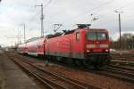 143 134-5 mit 2 Doppelstockwagen am 16.03.2008 in Sangerhausen.