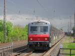 143 245-9 schiebt die S 6 am 1. Mai in den Bahnhof Dsseldorf Eller-Sd