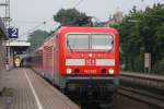 143 330 mit der S 8 bei der Einfahrt in Dsseldorf Gerresheim am 31.05.2008