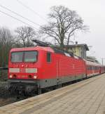 143 839-9 steht am 21.02.09 mit der RB 21371 nach Hamburg Hbf in Hamburg-Wandsbek und wartet auf die Freigabe zur Ausfahrt.