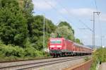 Zu meinem Glck wollte der Steuerwagen dieser RB die am 4.6.2009 auf der Filsbahn unterwegs war nicht so wie er sollte  und so konnte ich 143 882-9 als fhrende Lok kurz vor dem Bahnhof Gppingen aufnehmen.