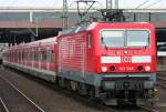 Die 143 045 zieht ihre S6 aus Essen nach Kln Nippes aus Dsseldorf HBF am 16.04.2010