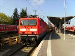 143 148 in Nrnberg Hbf am 21.04.2010 abfahrbereit am Ausfahrsignal.