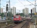 Ausnahmsweise von Gleis 1 fuhr am 27.5.2010 ein aus n-Wagen gebildeter und von 143 924-9 geschobener RE nach Tbingen ab.