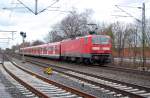 As time goes by! 143 596-5 mit einem X-Wagenzug auf der S8 beim verlassen des Bahnhof Korschenbroich in Richtung Mnchengladbach-Lrrip.