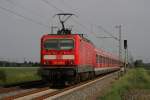 143 039-6 mit der 5 x-Wagen starken S11 nach Bergisch-Gladbach in Neuss-Allerheiligen am 11.05.2011