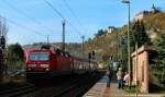 143 153-5 bedient am 28.10.11 RB 16906 nach Naumburg (Saale) Hbf und fhrt hier gerade in Dornburg (Saale) ein.