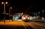 Wiehrebahnhof.
Am 1. April. 2013 ist 143 308 als RB von Freiburg nach Seebrugg unterwegs, hier im Wiehrebahnhof zur abendlichen Stunde. Fr die Aufnahme war ich extra frher dort, um zu schauen, wo und wie lange die Zge halten -mit ernchterndem Ergebnis. Man hat fr die Langzeitbelichtungen nur circa 10 bis 15 Sekunden Zeit bis es wieder losgeht. Also ISO hoch und Beeilung ;)