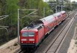 28.04.13 / BR143-957 als RE8 von Leipzig nach Zwickau ber LE-Plagwitz