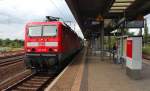 Hier kommt eine der S1-Umläufe die mit einer 143 gefahren wird. 143 875-3 fährt am 30.08.2014 in die S-Bahnstation Dresden-Reick ein, weiter geht die Reise nach Schöna.