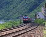 RE nach Koblenz Hbf gesandwicht von 143 073-5 und 143 932. Aufgenommen beim Bopparder Hamm am 16.07.2014.