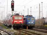 Am 22.11.2014 waren die 143 821-7 von der DB und die 140 042-4 von der Press in Stendal abgestellt .