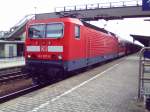 Die 143 207 mit einer RB am 16.08.2006 in Plattling.