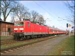 143 307-7 war heute wieder auf der Linie Frankfurt/Oder-Cottbus-Falkenberg/Elster unterwegs. Hier fhrt sie mit RB28150 gerade in Uebigau ab. 22.01.07