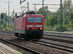 Einfahrt 143 193-1 als  Sonderzug  in den Bahnhof Berlin Flughafen Schönefeld am 15. August 2017.