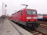 DB 143 326-7 pausiert am 22.02.2019 in Dresden Hbf.