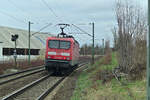 Nachschuß auf die Lz fahrende 143 348-1 bei der Durchfahrt in Kochendorf am Salzbergwerk am Samstag den 25.2.2023 gen Bad Friedrichshall Hbf.