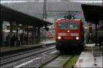 143 197 steht mit der RB56 (RB 39683)  DER ISERLOHNER  in Letmathe auf Gleis 1 abfahrbereit.