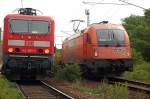 16.06.2009 in Elsterwerda-Biehla 143 885-2 mit RB 31 und
RTS 1216 901 mit einem Schienenzug Richtung Elsterwerda unterwegs.