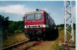 143 240 im Juni 1999 abgestellt vor dem Nachtzug in Binz.